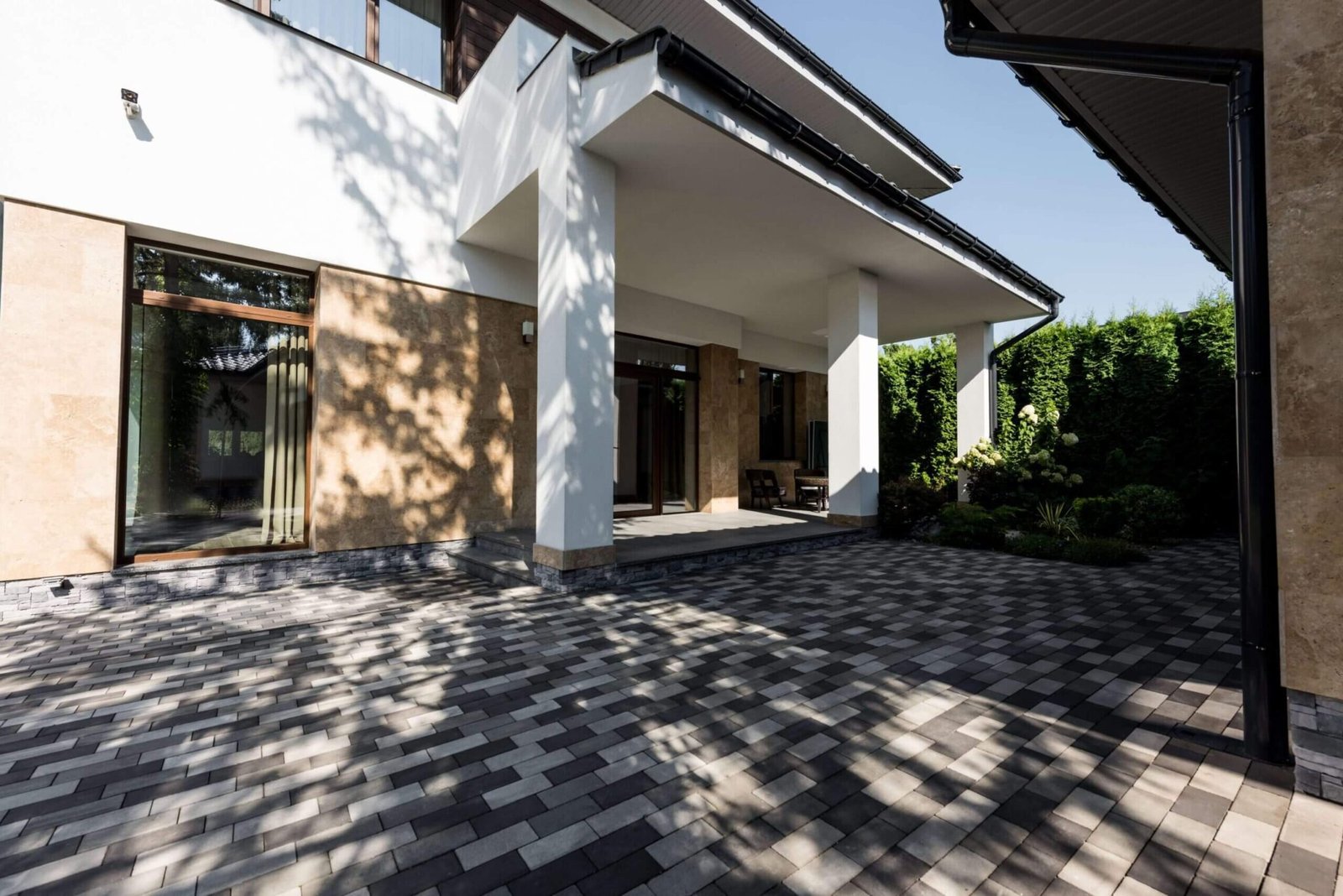 Modern Colorado Hardscaping & Lighting